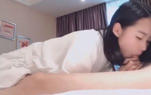 Horny Chinese Couple Getting Into The Hotel To Enjoy Fucking