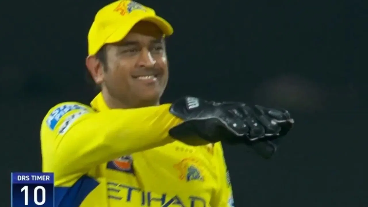 Watch: MS Dhoni’s DRS masterclass to dismiss Mitchell Santner stuns even CSK bowler in IPL 2025